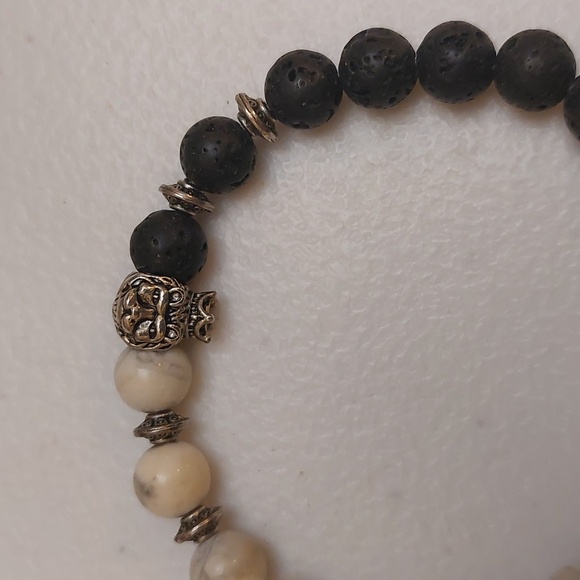 Lava Rock And White Howlite Beads Crowned Lion Stretch Bracelet - Picture 2 of 5